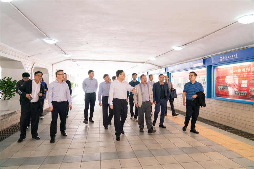 校领导一行走访大学城15.jpg
